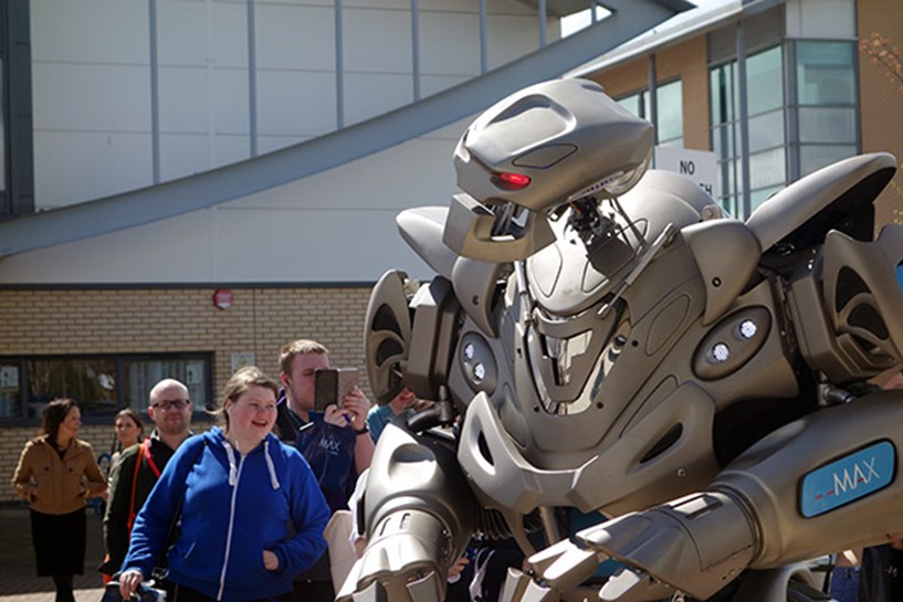 src-titan-the-robot-14.jpg