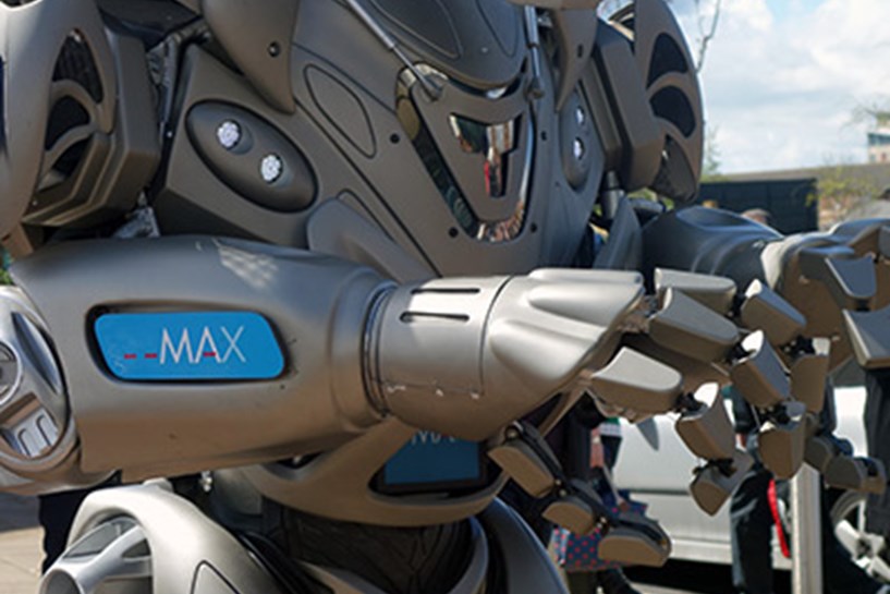 src-titan-the-robot-3.jpg