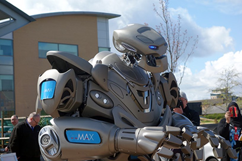src-titan-the-robot-4.jpg